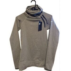 NWT women’s XS Nike sweater